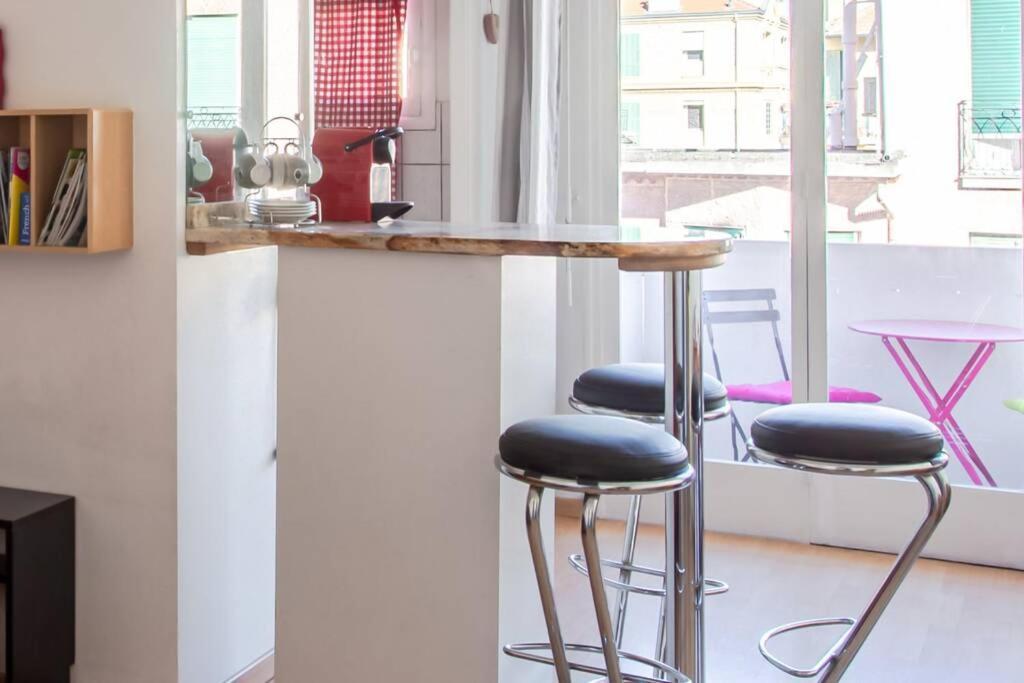 شقة Nice Center - Bright Studio Balcony Wifi & Aircon المظهر الخارجي الصورة